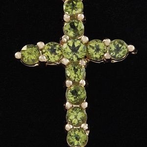1.20ct Peridot 14KY Gold Cross Pendant Necklace